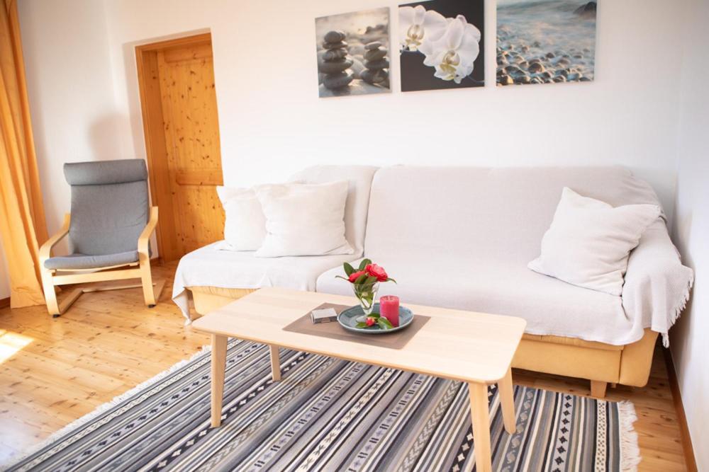 Ferienhaus Nuova Via Griffen Buitenkant foto